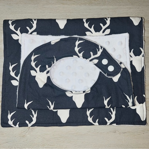 NEW Dreaming of a Buck - Handmade Gift Set - Baby Toddler Adjustable Bib & Burp - Picture 6 of 6
